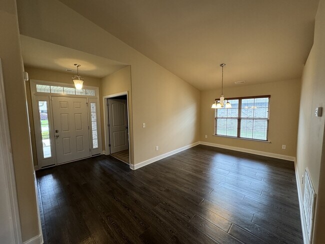 Foto del edificio - 2467 Bell Manor Dr SW