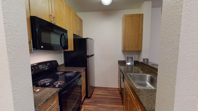 Interior Photo - 2000 Post