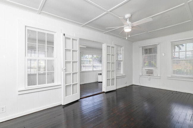 Building Photo - 204 Conniston Rd