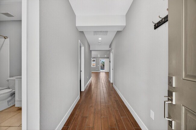 Foto del edificio - Charming 3-Bedroom Haven in Elk Grove with 2 Full Baths and 1603 Sq Ft of Comfort!