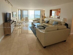 Building Photo - 4000 Towerside Terrace