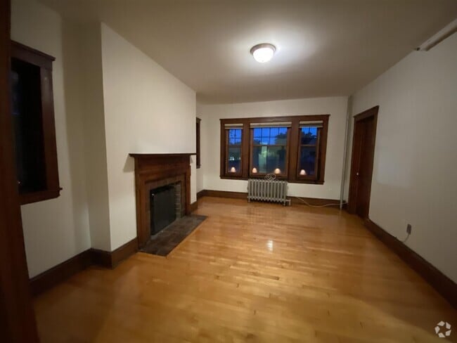 Building Photo - 6 Linnaean St