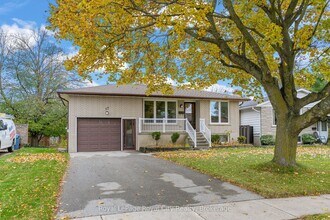 Building Photo - 17 Muskoka Dr