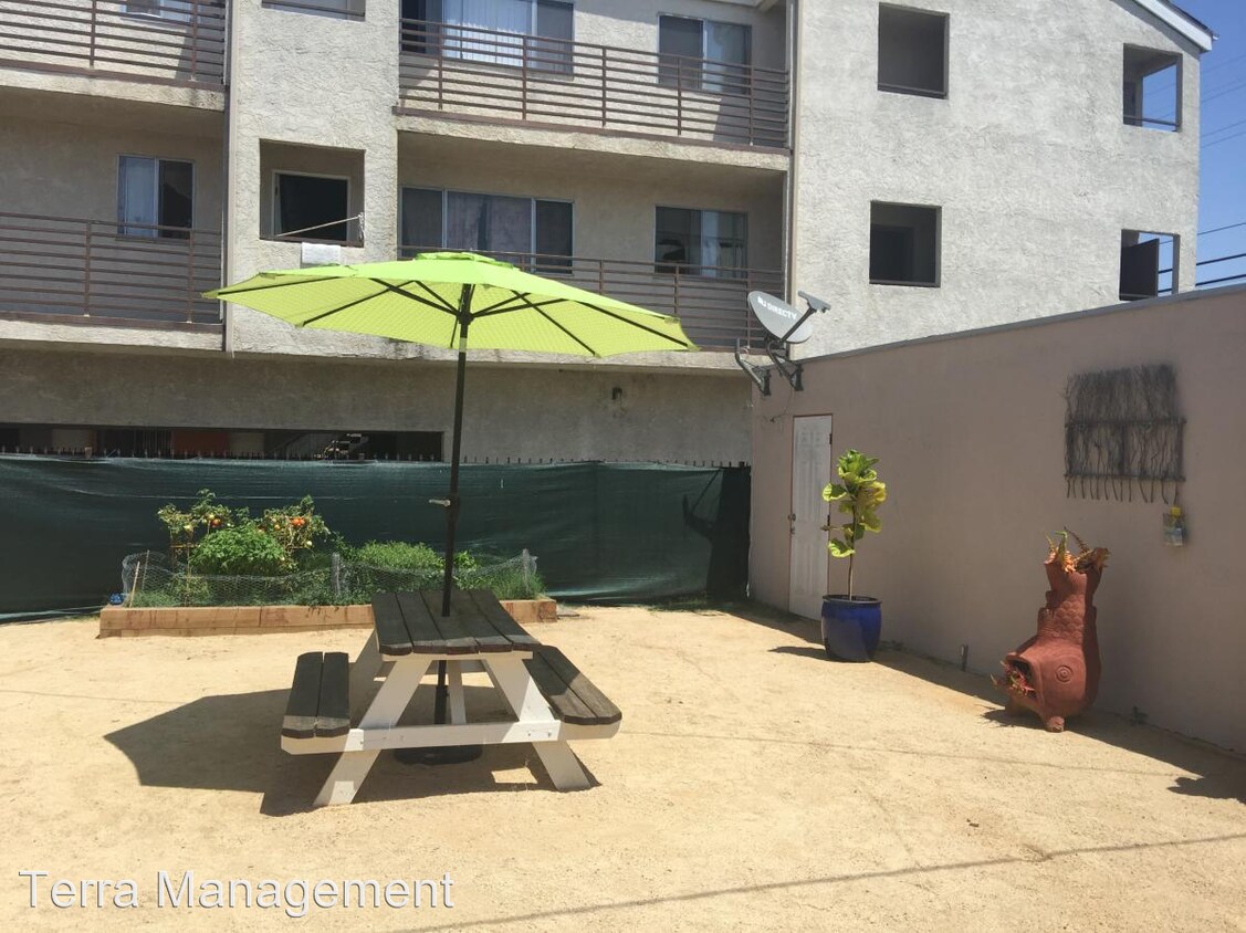 Foto del edificio - 2 br, 1 bath Apartment - 1910 Chestnut Ave