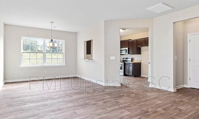 Foto del edificio - 103 Moorlyn Ln