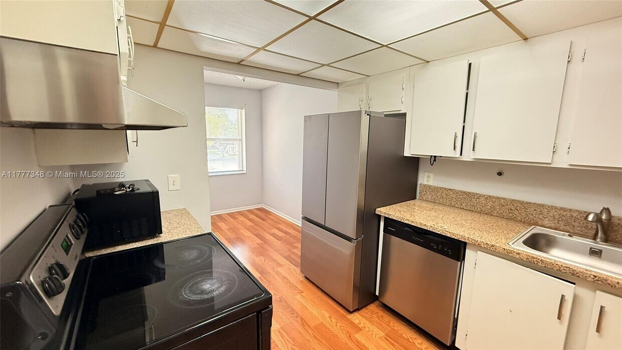 Foto principal - 5987 Forest Hill Blvd