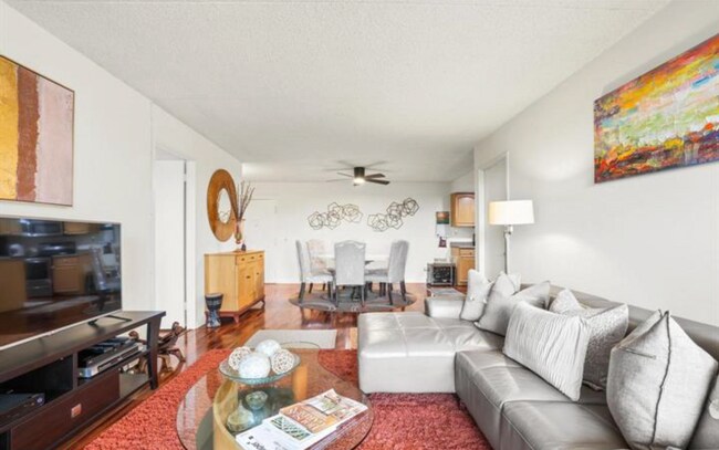 Foto del edificio - Bright And Spacious 2 Bed 2 Bath Condi With Balcony In Vibrant Highpointe