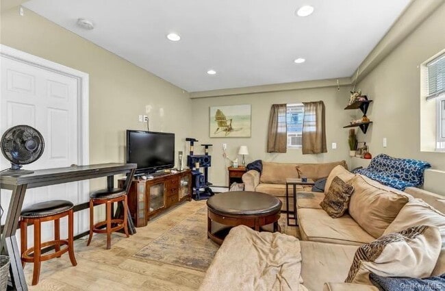 Building Photo - 50 E Beach Promenade