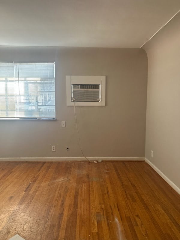 Building Photo - 6524 Glade Ave
