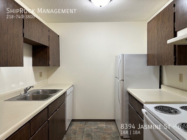 Building Photo - 8394 Jasmine St