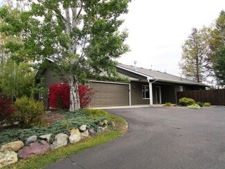 Building Photo - 203 Fox Hollow Ln