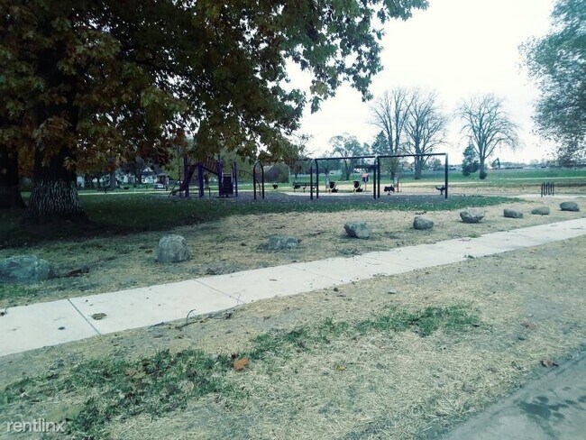 Foto del edificio - 3 br, 1 bath House - 8957 Sussex St