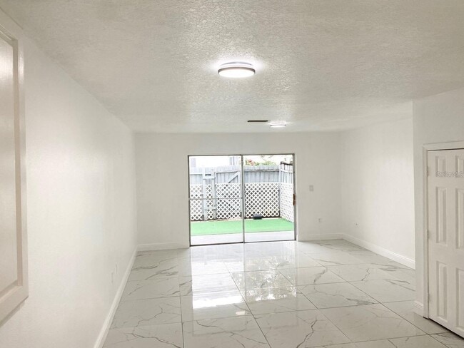 Foto del edificio - 1820 Amberly Ave
