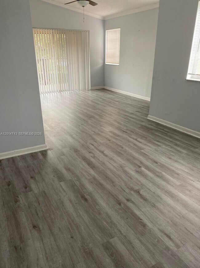 Foto del edificio - 2103 Renaissance Blvd