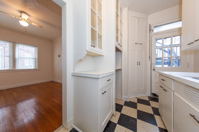 Building Photo - Historic Greentree Loft Apartments