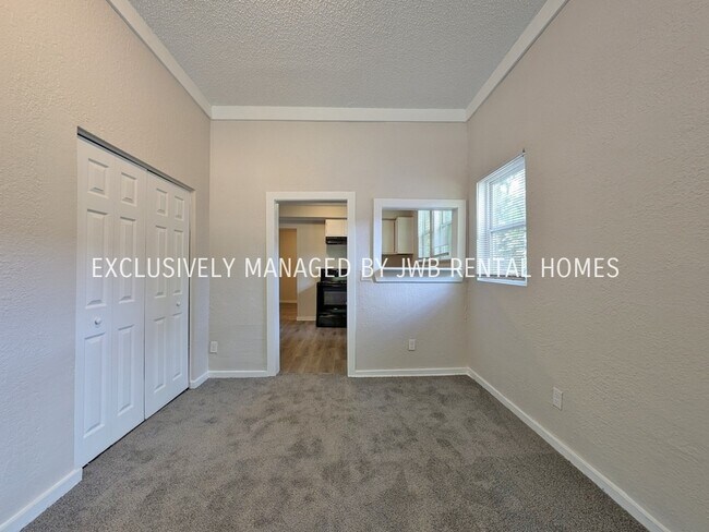 Building Photo - 1622 Rosanne St