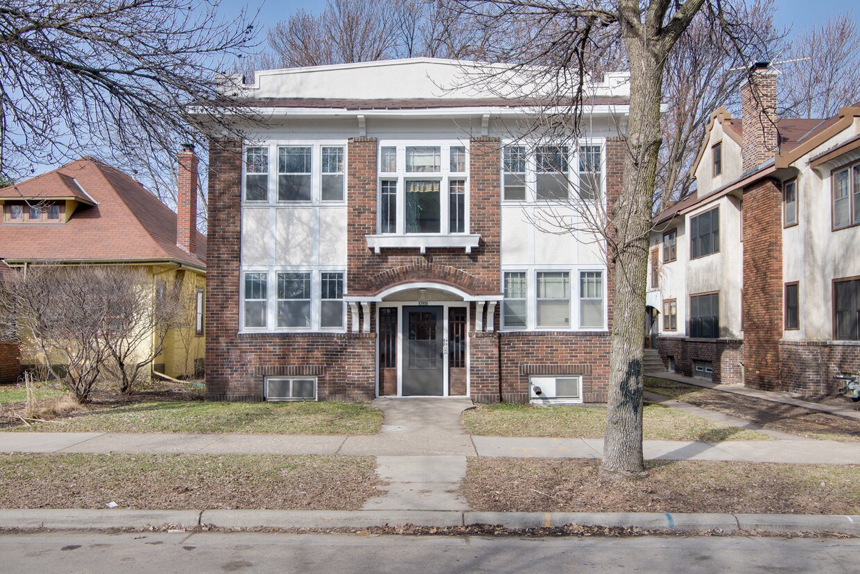 Primary Photo - 3220 Lyndale Ave S