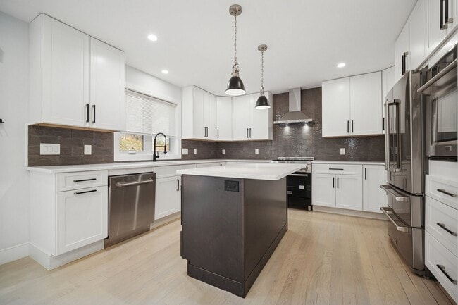 Building Photo - 134 Hillside Ave