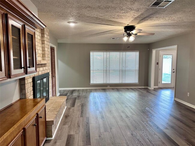 Building Photo - 22803 Indian Ridge Dr