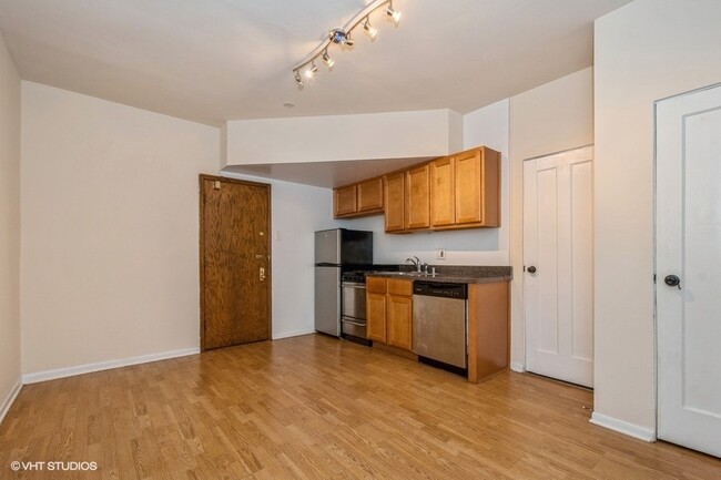 Building Photo - 1504 N Dearborn Pkwy