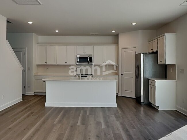 Foto del edificio - 3513 Jefferson Cor Ln