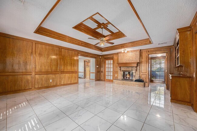 Building Photo - 4611 Carmel Cir