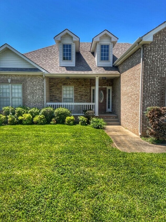 Foto principal - 1320 Vantage Court