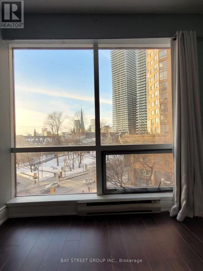 Building Photo - 1001 Bay St.