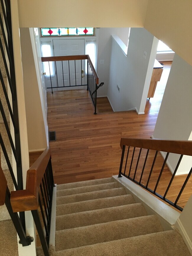 Foto del edificio - Beautiful Townhouse in the Heart of Burke Centre!