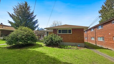 Building Photo - 9221 35th Ave SW