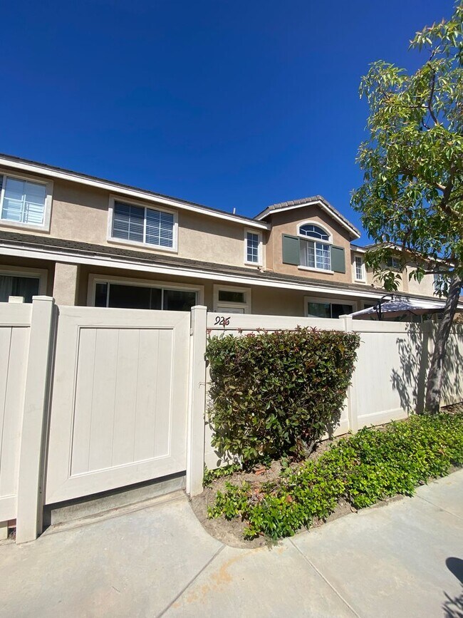 Foto del edificio - Anaheim HIlls 3 Bedroom