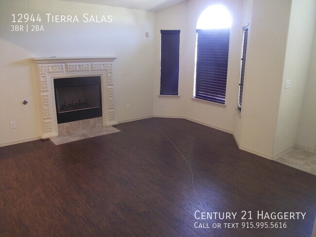 Building Photo - East El Paso 3 bed Refirg A/C