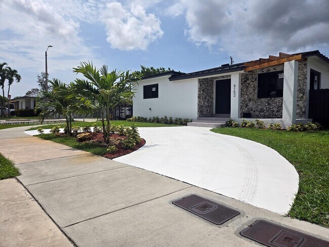 Foto del edificio - 5152 SW 6th St