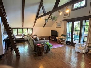 Building Photo - 404 Nettleton Hollow Rd
