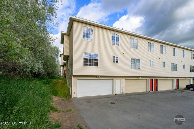 Building Photo - 6923 Gold Kings Ave