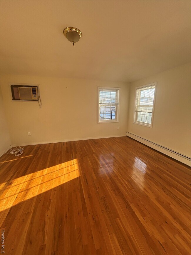 Building Photo - 202-38-20247 47th Ave