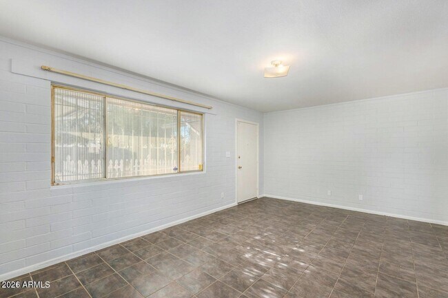 Building Photo - 2226 W Heatherbrae Dr