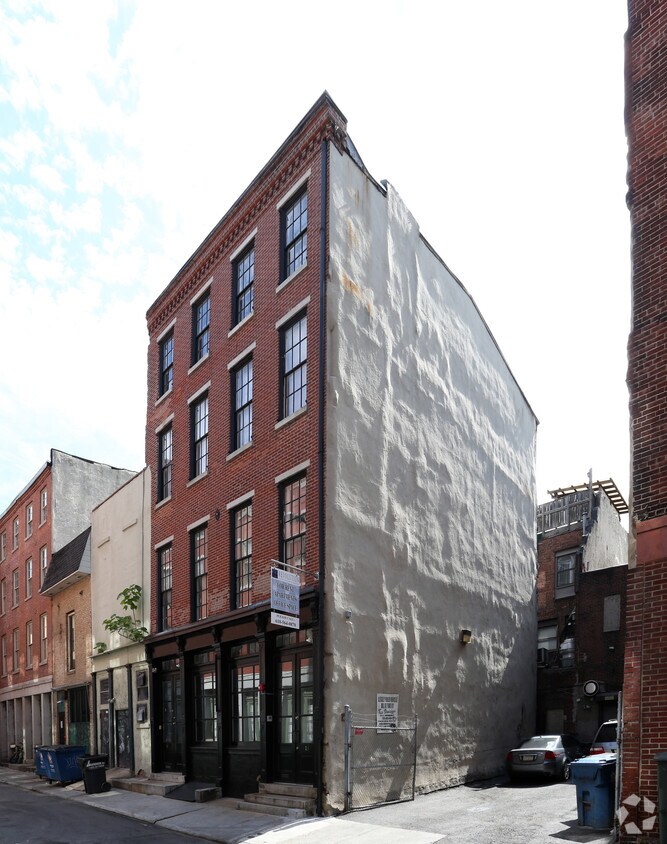 11 S Strawberry St, Philadelphia, PA 19106 Apartments in Philadelphia