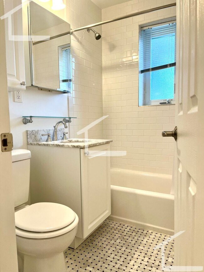 Foto del edificio - Renovated Brookline 1-Beds Near the T