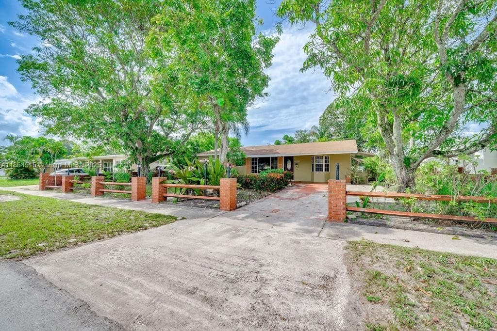 Foto principal - 7140 Fillmore St