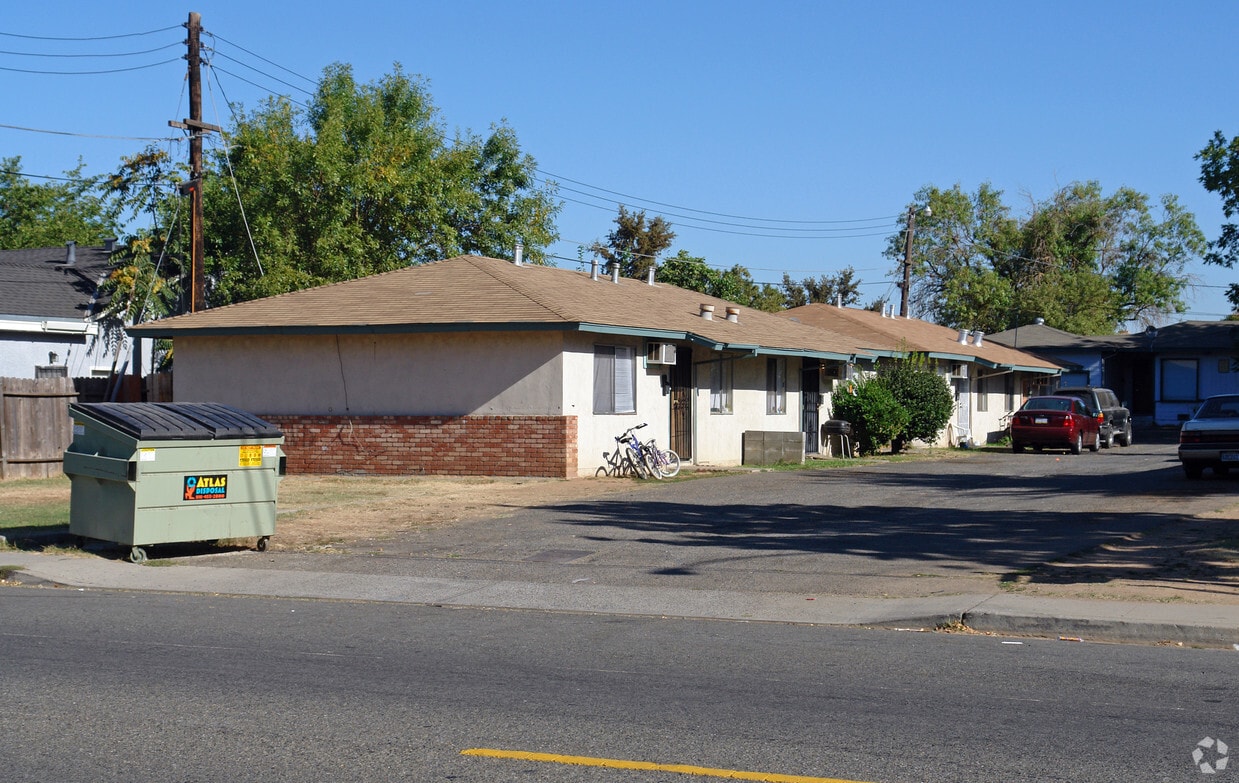 Primary Photo - 2121 Grand Ave