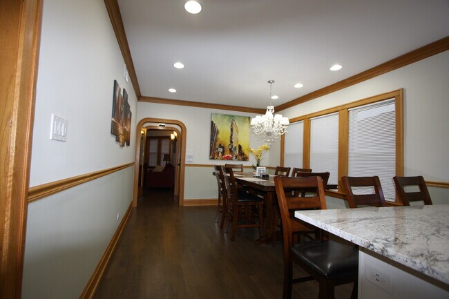 Building Photo - 5052 N Parkside Ave