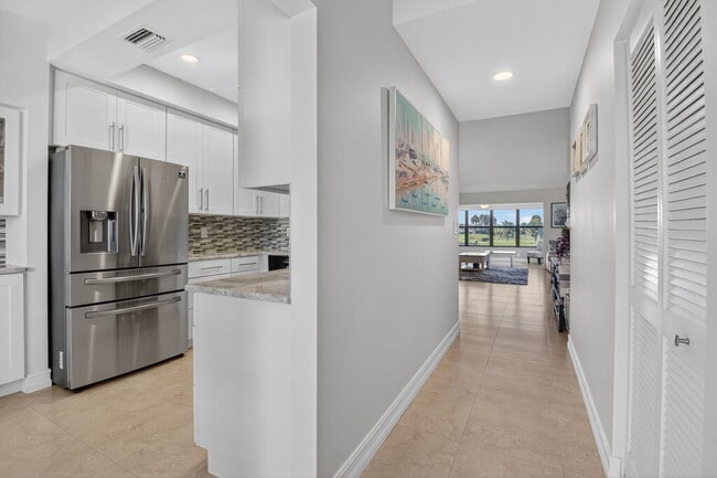 Building Photo - 5152 Golfview Ct