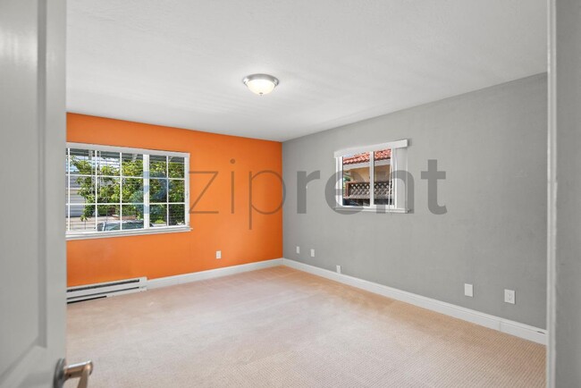 Building Photo - Unit