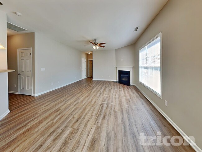 Building Photo - 30 Rowan Dr
