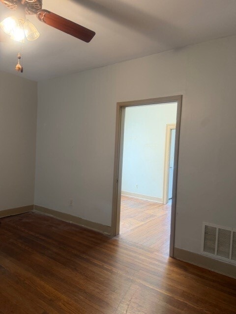 Building Photo - 208 Newton St