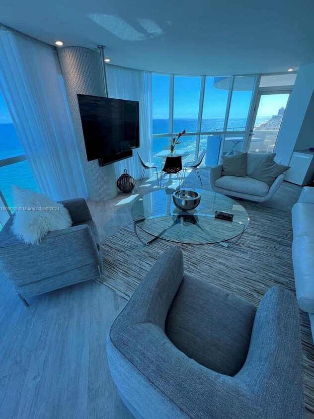 Primary Photo - 6301 Collins Ave