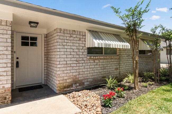 Building Photo - 11030 Hayslip Ln