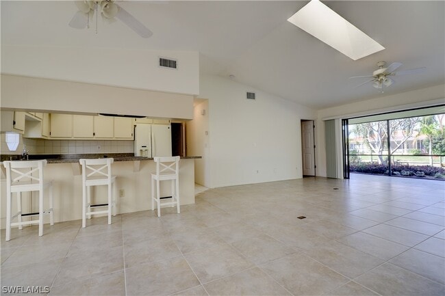 Building Photo - 5024 SW 11th Pl