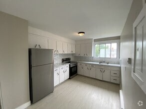 Building Photo - 46 Terris Ave